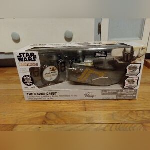 Star Wars The Mandalorian Razor Crest Radio 2.4 GHz Radio Remote Control Toy